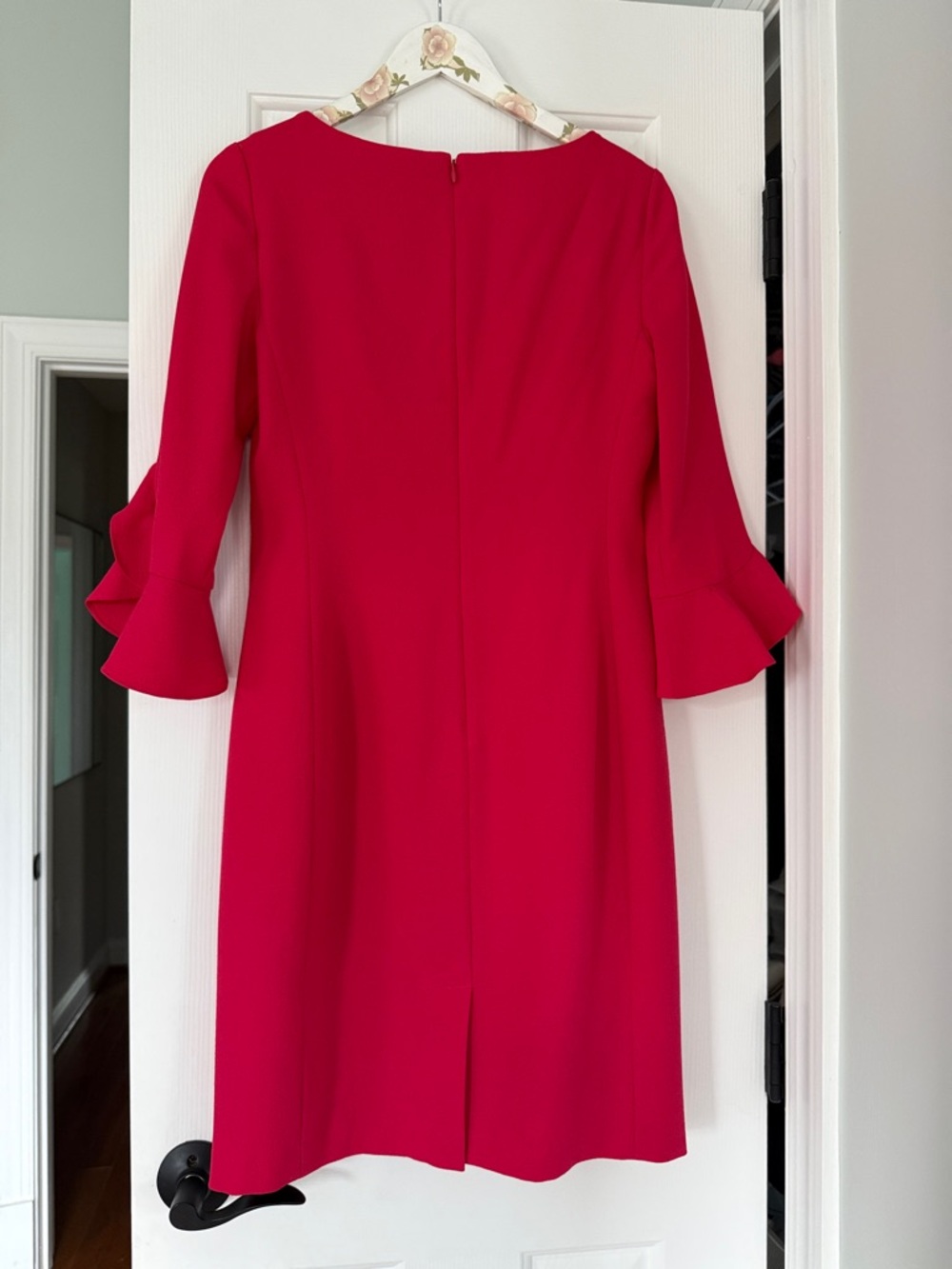 Karl Lagerfeld Vibrant hot pink Bell-Sleeve Shift Dress size 4 - Picture 4 of 4